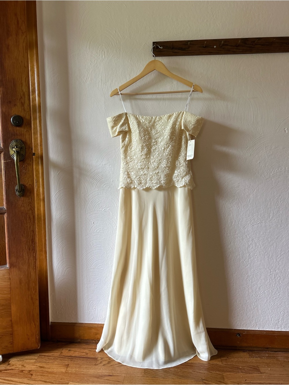 Vintage Butter YellowCachet Off-Shoulder Lace Bodice Prom Dress